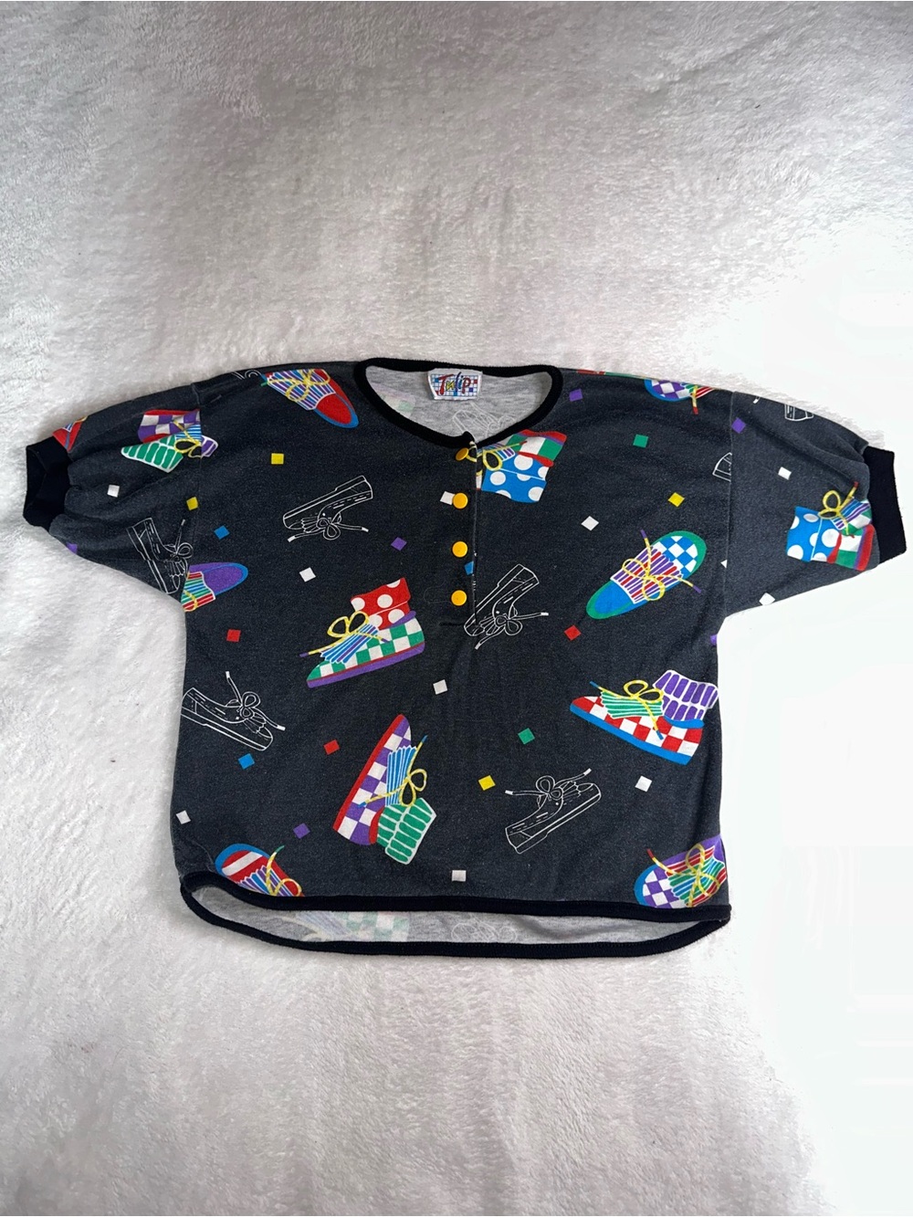 Vintage Girls Size 6 Tulip Black Graphic Sneaker-Print Pullover Hoodie